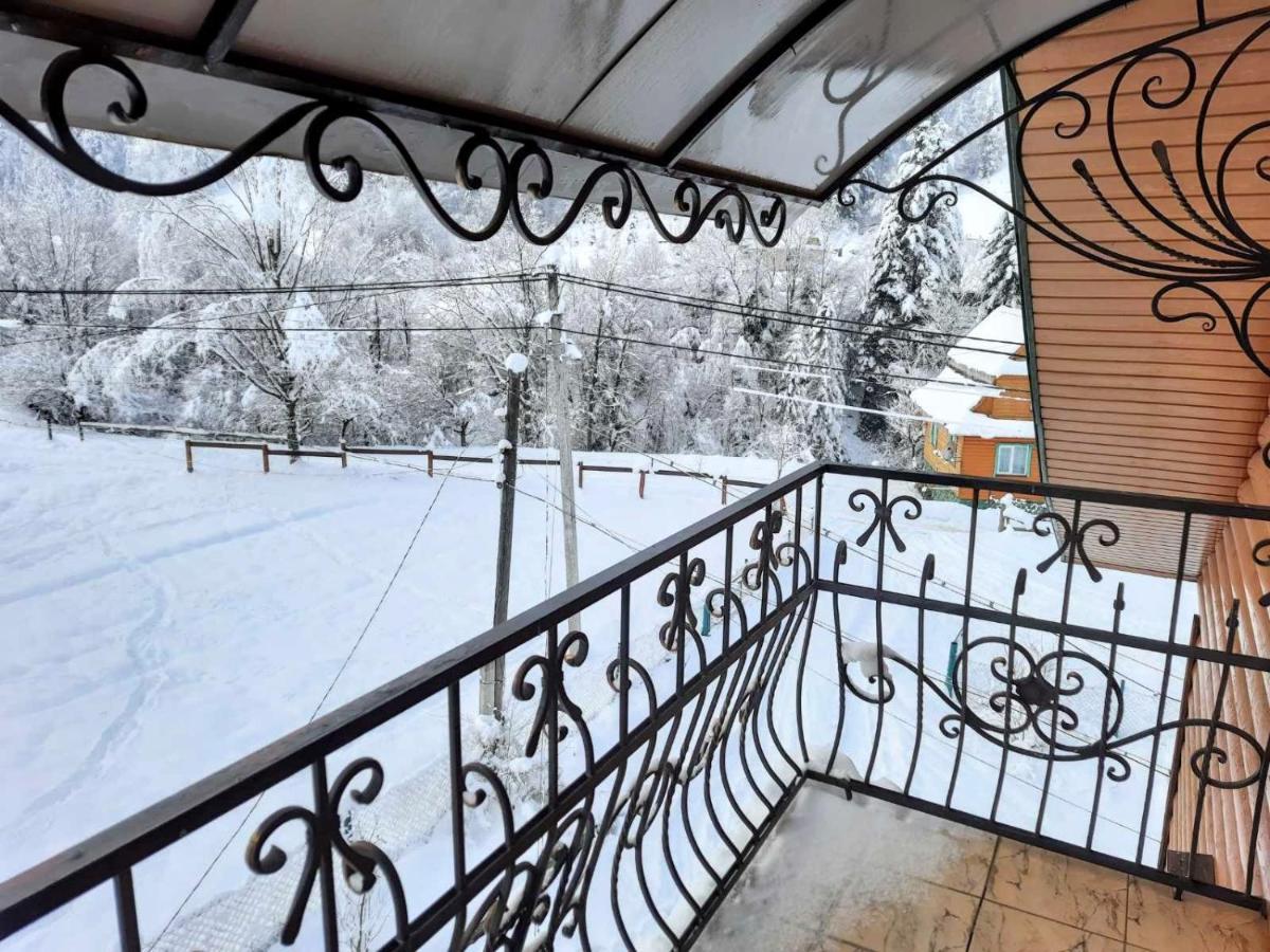 Cottage "Kliverent" Yaremche Exterior foto
