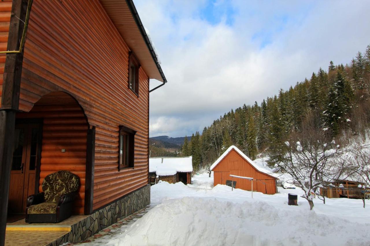 Cottage "Kliverent" Yaremche Exterior foto