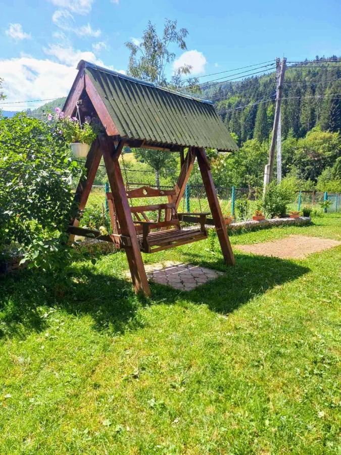 Cottage "Kliverent" Yaremche Exterior foto