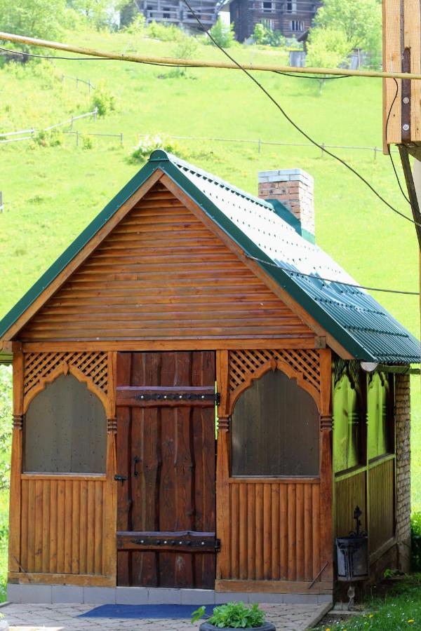 Cottage "Kliverent" Yaremche Exterior foto