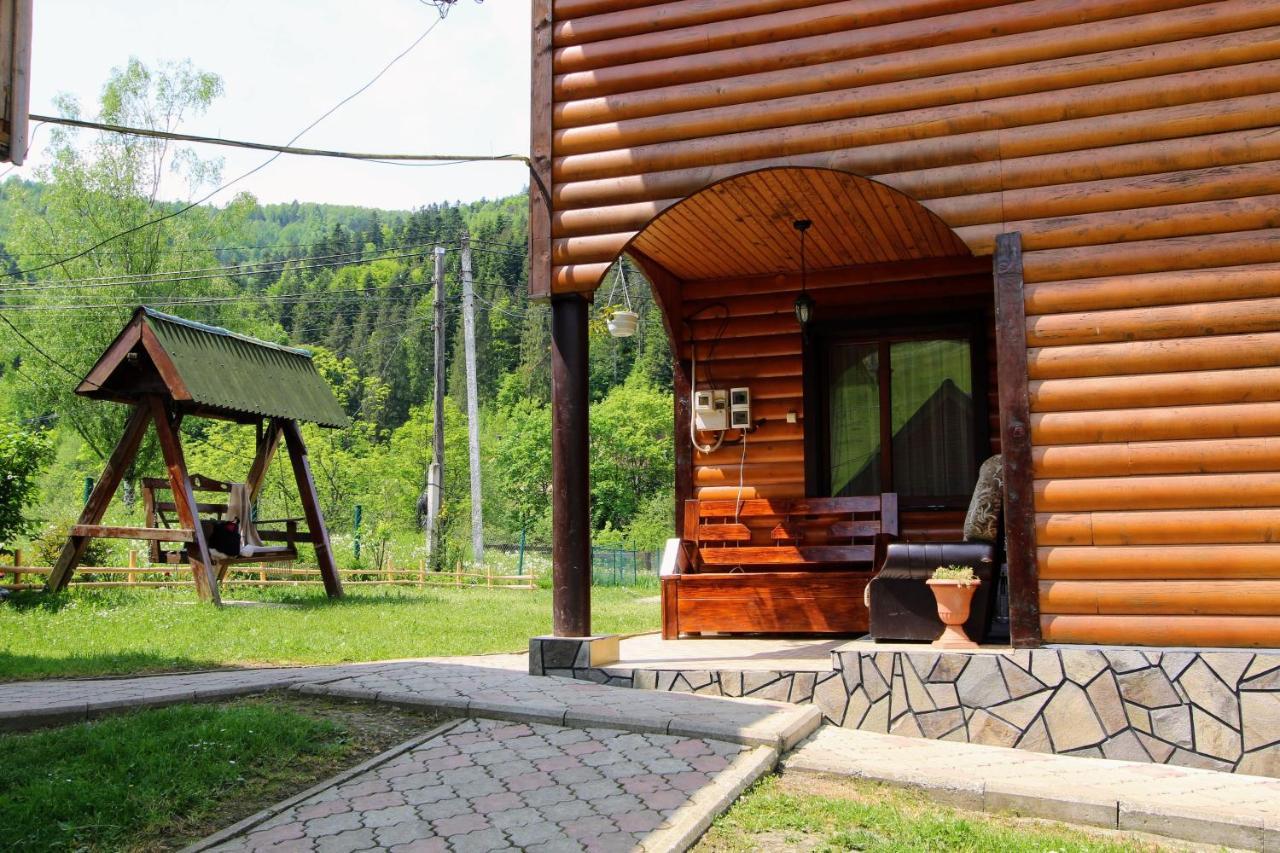 Cottage "Kliverent" Yaremche Exterior foto