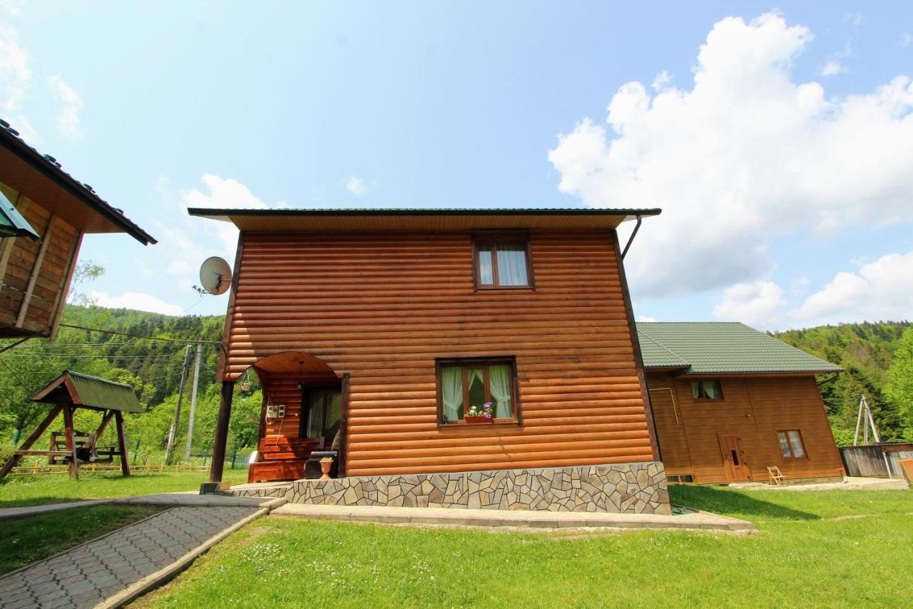 Cottage "Kliverent" Yaremche Exterior foto